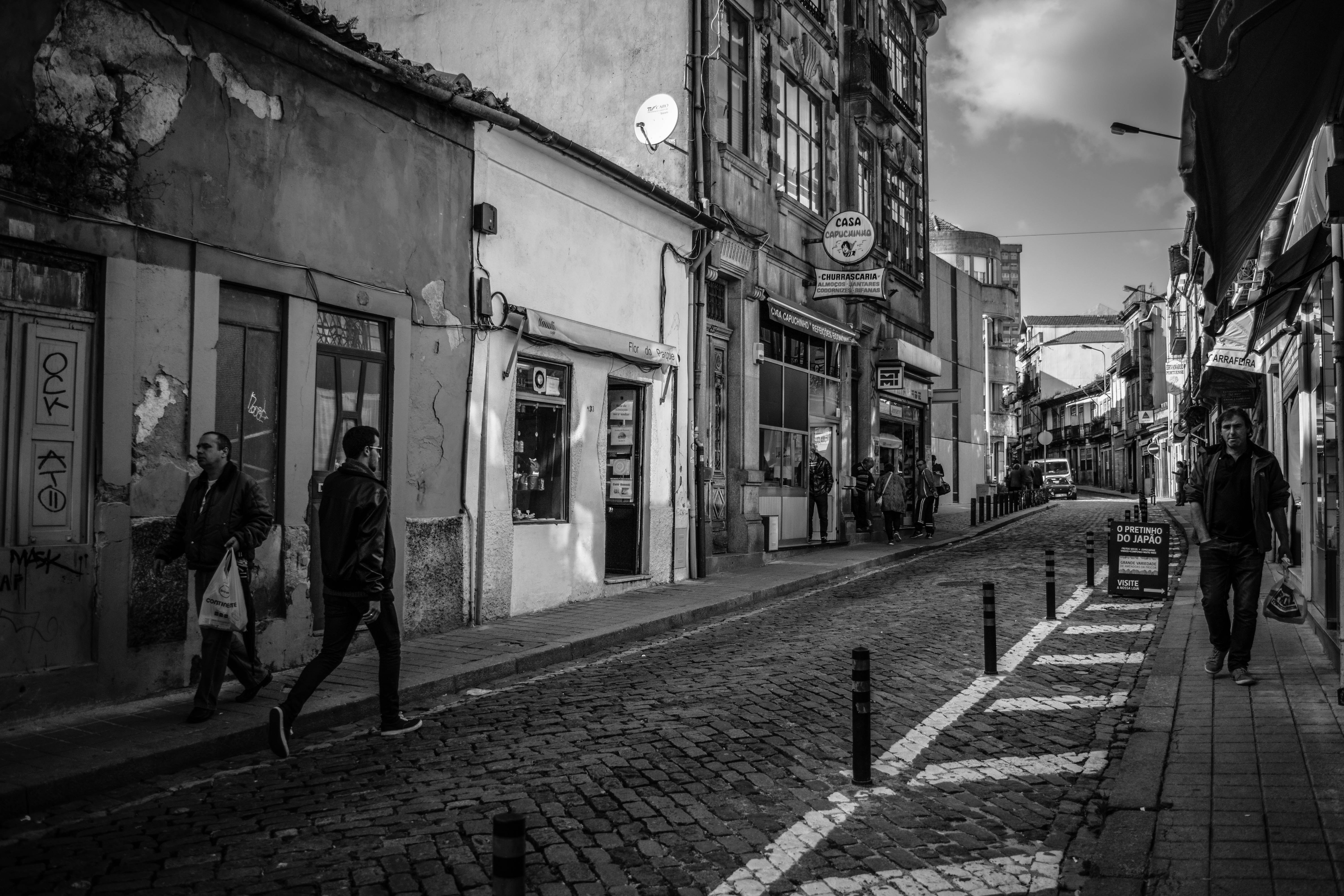 Black and white picture of a street